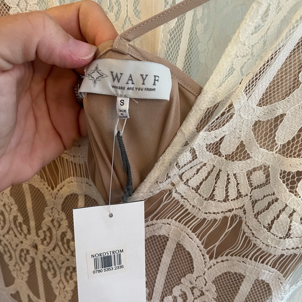 NWT Wayf V-Neck Lace Dress - Picture 5 of 6